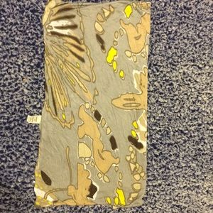 Patterned, soft scarf